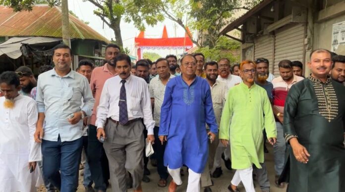 আওয়ামী হিন্দুদের সাথে ছলাকলা করে ভোট নিয়েছে- খন্দকার নাসিরুল ইসলাম।