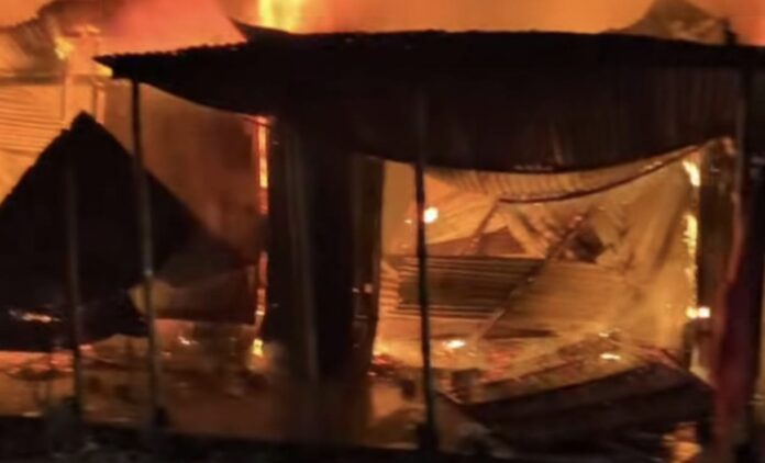 বোয়ালমারীতে অগ্নিকাণ্ডে ১৩ দোকান পুড়ে ছাই।