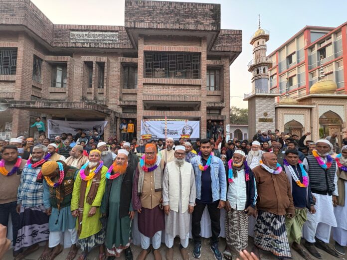 শিবগঞ্জের মোবারকপুরে বিএনপি নেতাকর্মীদের জামায়াতে যোগদান।