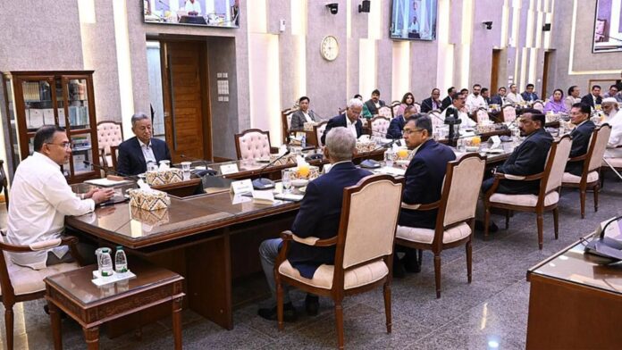 নির্বাচনি প্রতিশ্রুতি বাস্তবায়নে ১৮০ দিনের বিশেষ কর্মপরিকল্পনার নির্দেশ প্রধানমন্ত্রীর।