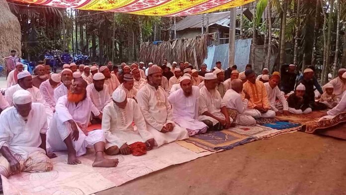 সৌদি আরবের সাথে মিল রেখে ভোলার ১৪ গ্রামে আজ ঈদ উদ্যাপন।