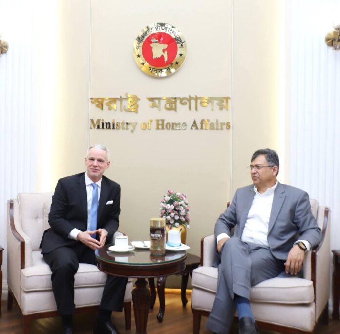 বিদেশে পাচার হওয়া অর্থ ফেরত ও পুলিশ সংস্কারে সুইজারল্যান্ডের সহযোগিতার আশ্বাস-সালাহউদ্দিন আহমদ।