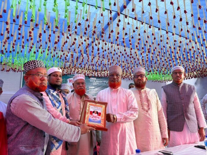 ডিমলায় ব্যবসায়ীদের আয়োজনে নীলফামারী ১ আসনের নবনির্বাচিত এমপি কে সংবর্ধনা।