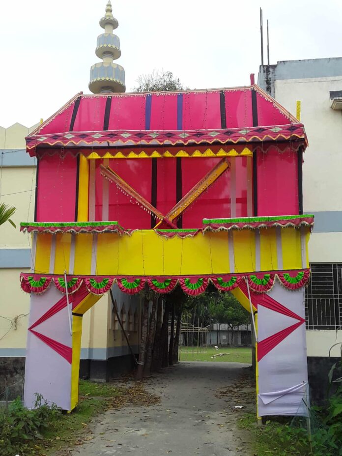 পশ্চিম খড়িবাড়ি ঈদগা মাঠে পবিত্র ঈদুল ফিতরের জামাত সকাল ৯:০০ টায় অনুষ্ঠিত হবে।