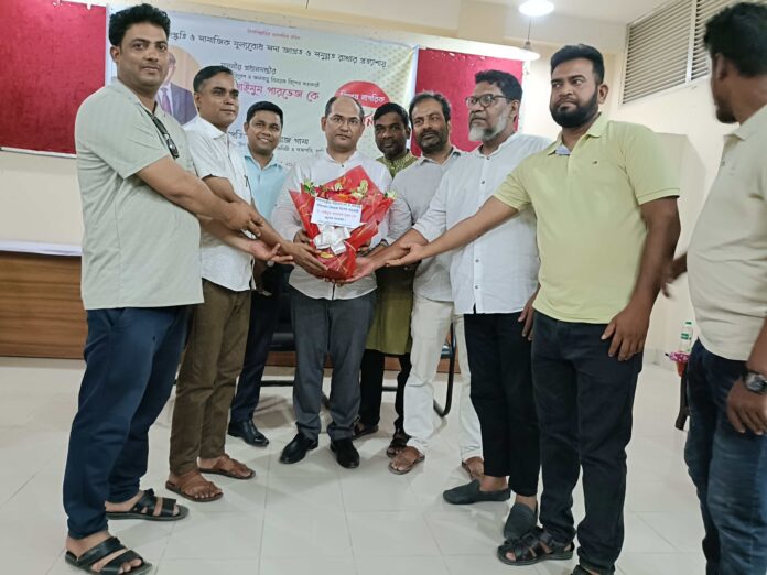 শিবগঞ্জে প্রধানমন্ত্রীর বিশেষ সহকারী ড. সাইমুম পারভেজকে, নাগরিক সংবর্ধনা।