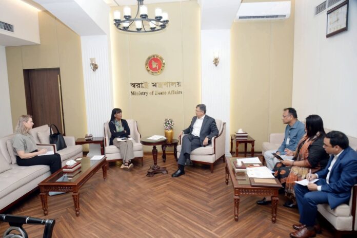 স্বরাষ্ট্রমন্ত্রীর সঙ্গে জাতিসংঘের আবাসিক সমন্বয়কারীর সৌজন্য সাক্ষাৎ।