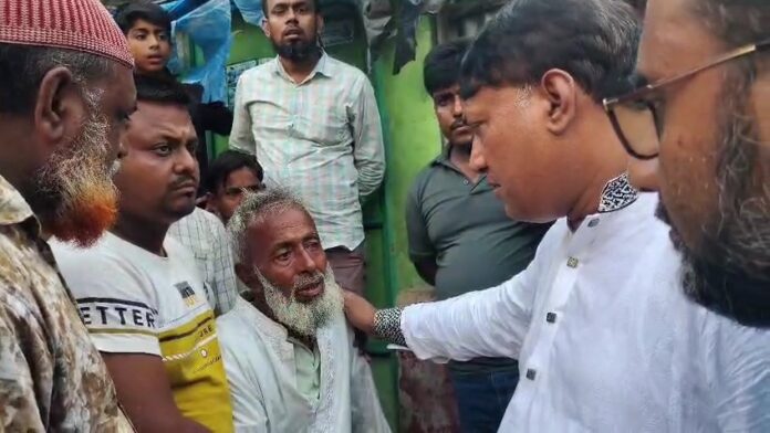 গাজীপুরে নিহত পরিবারের পাশে এমপি ডা. কেএম বাবর।