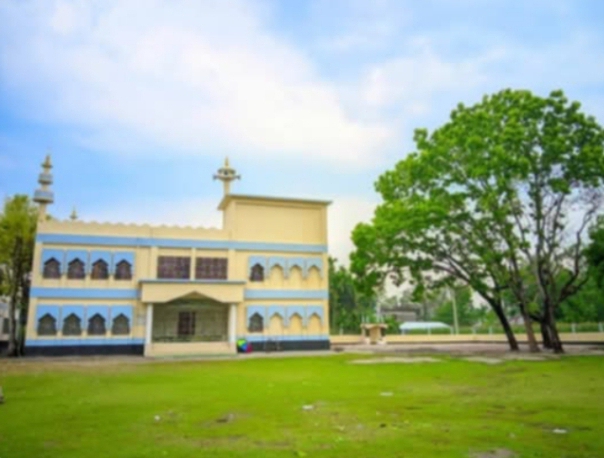 পশ্চিম খড়িবাড়ি ঈদগাহ মাঠে ঈদুল আযহা’র জামাত সকাল ৮ টা ৩০ মিনিটে অনুষ্ঠিত হবে।