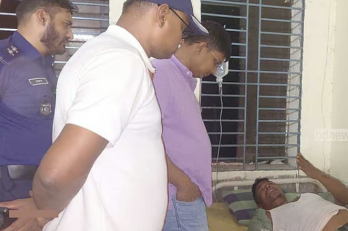 ডিমলার ডালিয়া-জলঢাকা সড়কে ব্যবসায়ীকে কুপিয়ে প্রায় ২৯ লাখ টাকা ছিনতাই।