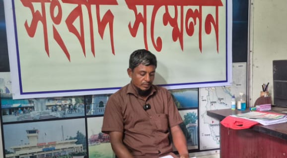 ডিমলা স্কয়ার ক্লিনিকে ‘ভুল চিকিৎসায়’ প্রসূতির মৃত্যুর অভিযোগে সংবাদ সম্মেলন।