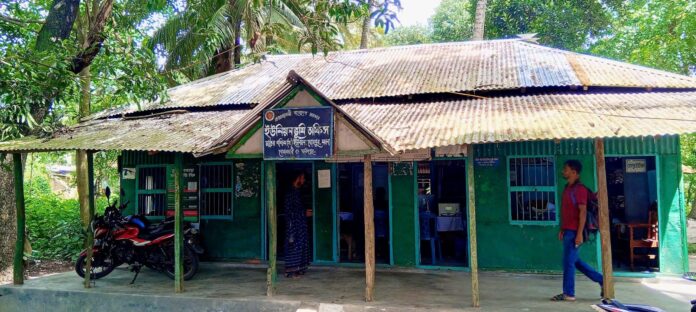 বোয়ালমারীতে উপ সহকারী কর্মকর্তা ভূমি (তহশিলদার) ইমরান হোসেনের বিরুদ্ধে দূর্ণীতির অভিযোগ।