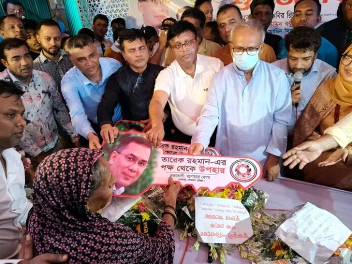 প্রধানমন্ত্রী তারেক রহমানের উদ্যোগে এক শহীদ পরিবার ও অগ্নিসংযোগে ক্ষতিগ্রস্ত পাঁচ পরিবার পেল নতুন বাড়ি।