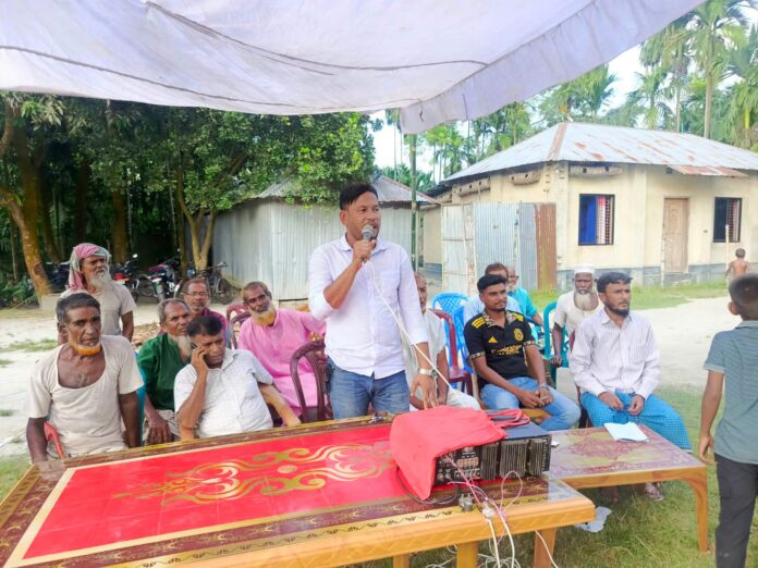 গ্রাম বাংলার ঐতিহ্যবাহী হাঁস খেলা উৎসবের আমেজে মুখরিত ডিমলার পূর্বখড়িবাড়ী।