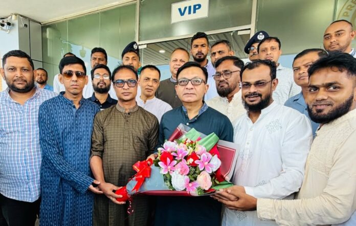 ফুলেল শুভেচ্ছায় মন্ত্রী খন্দকার আব্দুল মুক্তাদিরকে বরণ করল সিলেট জেলা ও মহানগর যুবদল।