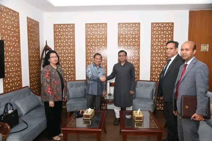 ইন্দোনেশিয়ার সঙ্গে বাণিজ্য ১০ বিলিয়ন ডলারে নিতে চায় বাংলাদেশ।