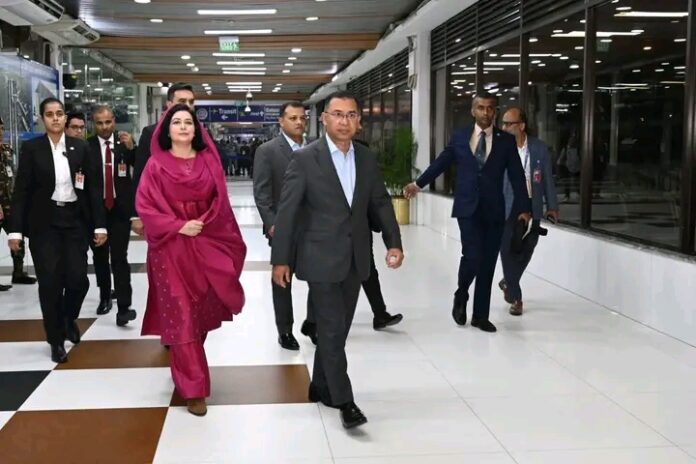 প্রধানমন্ত্রী তারেক রহমান জাপানের প্রধানমন্ত্রী TAKAICHI Sanae-এর আমন্ত্রণে সরকারি সফরে টোকিওর উদ্দেশে ঢাকা ত্যাগ করেছেন।