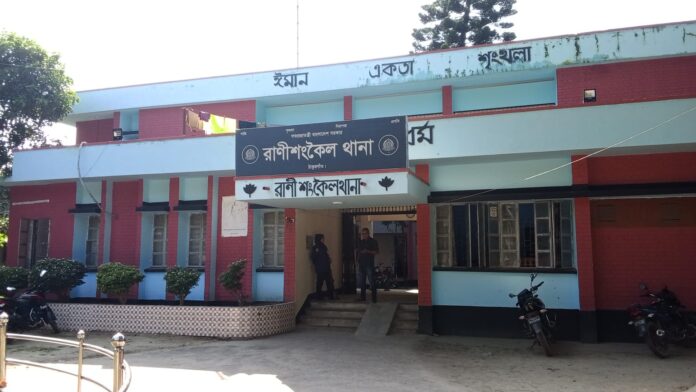 রাণীশংকৈলে মোটরসাইকেলের নিয়ন্ত্রণ হারিয়ে গাছে ধাক্কা, যুবক নিহত।