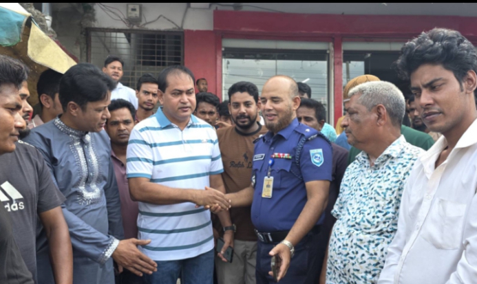 যেকোনো নাশকতা ও ডিমলা থানার আইনশৃঙ্খলা বজায় রাখতে ওসি সঙ্গে মতবিনিময়।