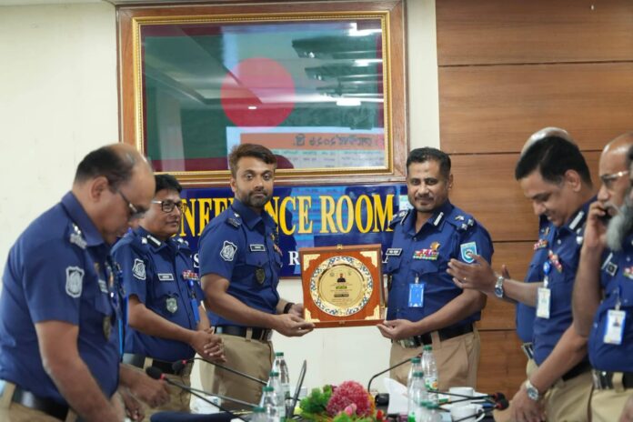 নীলফামারীর পুলিশ সুপার রংপুর রেঞ্জের সেরা পুলিশ সুপার হিসেবে নির্বাচিত।