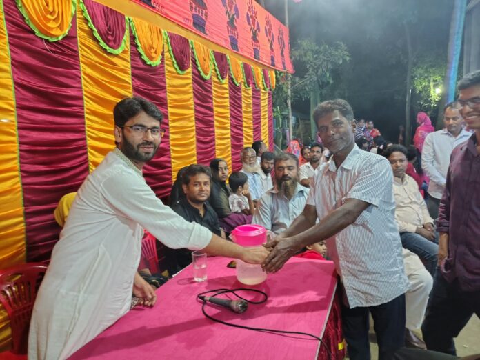 বোয়ালমারীতে চেয়ারম্যান প্রার্থী কাজী আলিমুজ্জামানের পূজা মন্ডপ পরিদর্শন।