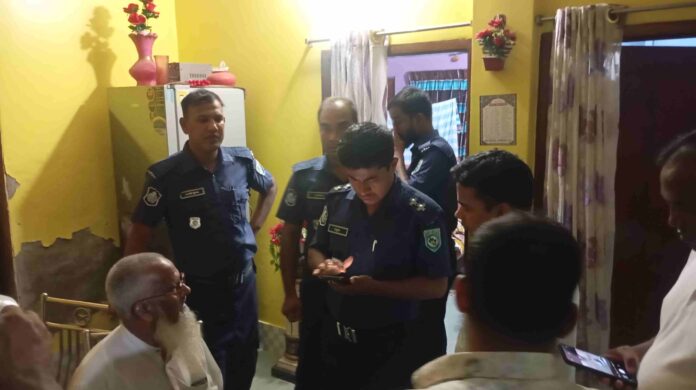 রাণীশংকৈলে ব্যবসায়ীর বাড়িতে দুর্ধর্ষ চুরি, নগদ টাকা স্বর্ণালঙ্কার লুট।